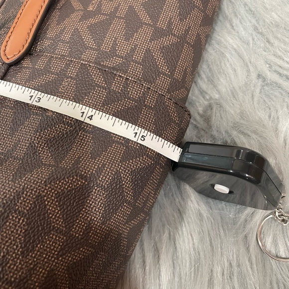 NWT Michael Kors Jet Set Charm Bag - Picture 8 of 10